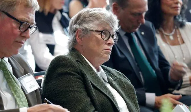 यौन उत्पीड़न: नासर मामले में मिशिगन यूनिवर्सिटी की अध्यक्ष ने दिया इस्तीफा Michigan State athletic director steps down in Larry Nassar fallout- India TV Hindi