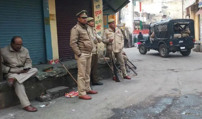 कासगंज में तनावपूर्ण शांति के बीच 112 लोग गिरफ्तार 112 people arrested in kasganj violence- India TV Hindi