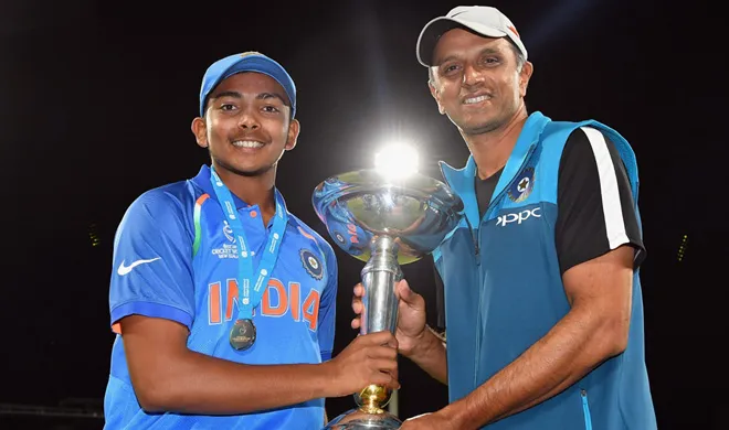 ऑस्ट्रेलिया को 8 विकेट से हराकर भारत चौथी बार बना अंडर-19 विश्व कप विजेता पृथ्वी शॉ और राहुल...- India TV Hindi