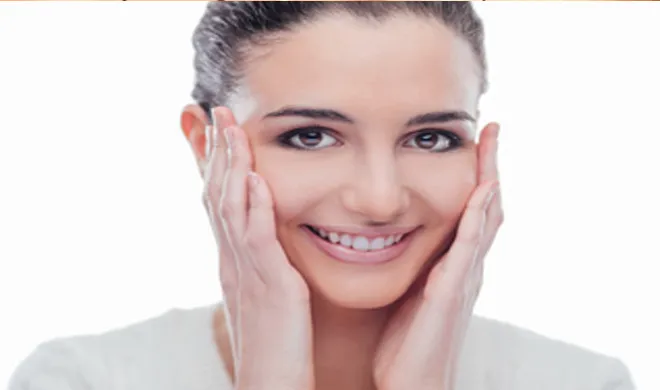 गर्मियों में चाहिए ग्लोइंग स्किन तो घर में बनाए यह खास लेप और फिर देखें कमाल <p>glowing skin</p>- India TV Hindi