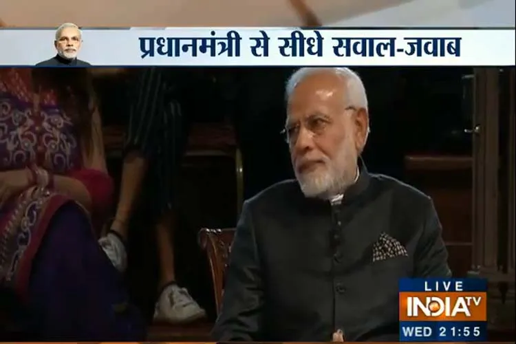 जो लोग मुझपर पत्थर फेंकते हैं मैं उन पत्थरों को सीढ़ी बना लेता हूं और आगे बढ़ता हूं: PM मोदी PM Narendra Modi LIVE in Central Hall Westminster London- India TV Hindi