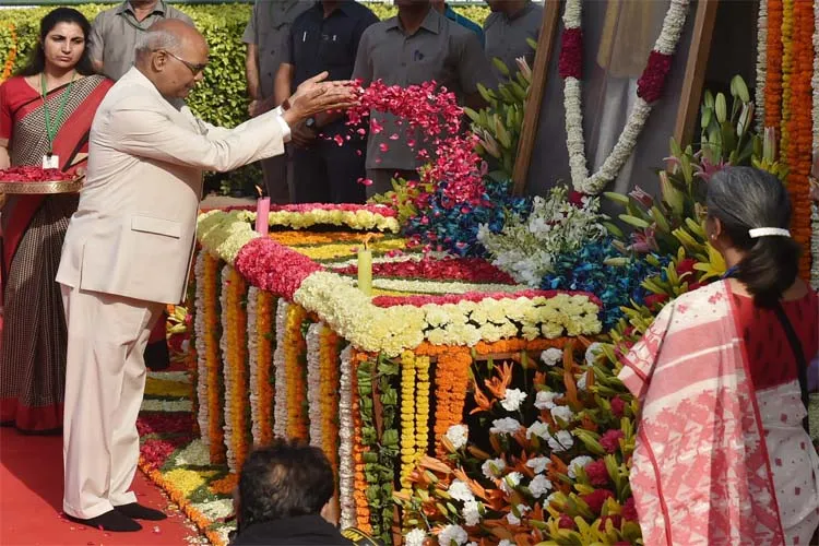 बाबा साहेब आंबेडकर को देशभर में दी गयी श्रद्धांजलि, पंजाब और उप्र में तनाव President kovind- India TV Hindi