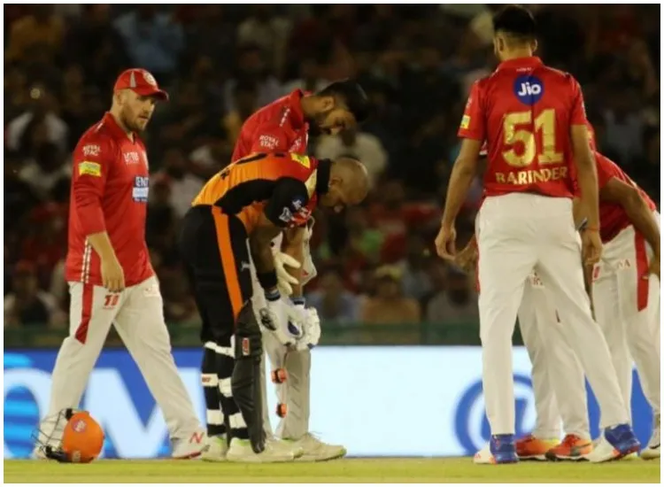 IPL बना 'इंजर्ड प्रीमियर लीग', शिखर धवन भी हुए चोटिल, टूर्नामेंट में खेलने पर लटकी तलवार! <p>शिखर धवन पंजाब के...- India TV Hindi