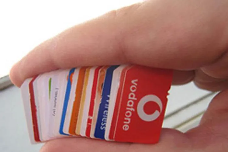 सरकार ने दी ई-सिम को मंजूरी, प्रति यूजर कनेक्शन की संख्या भी बढ़ाकर की 18 esim- India TV Paisa