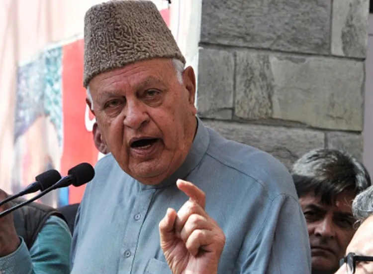 मुख्यधारा की पार्टियों और अलगाववादी संगठनों के साथ आने का वक्त आ गया है: अब्दुल्ला <p>farooq abdullah</p>- India TV Hindi