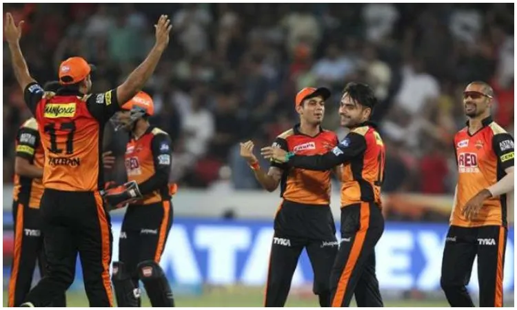 कोलकाता नाइट राइडर्स को 13 रन से हराकर IPL 2018 के फाइनल में पहुंची सनराइजर्स हैदराबाद की टीम <p>सनराइजर्स हैदराबाद</p>- India TV Hindi