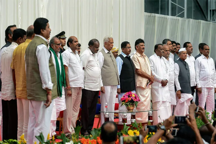 कर्नाटक: कुमारस्वामी कैबिनेट का विस्तार, 25 मंत्रियों ने ली शपथ Karnataka Kumarswamy Cabinet- India TV Hindi