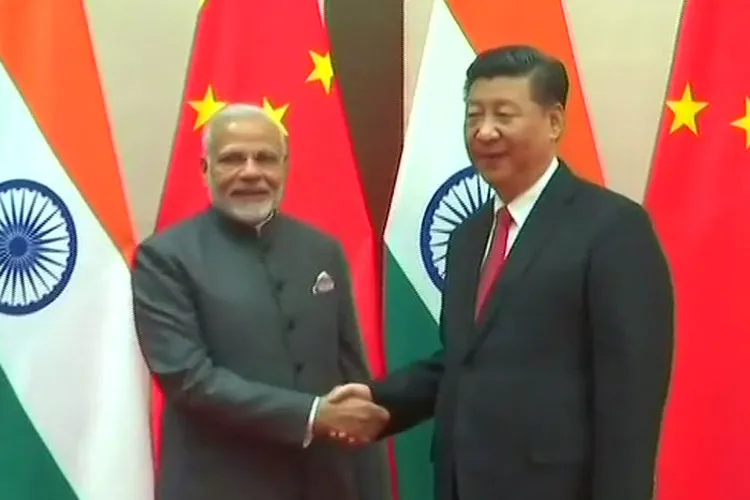 SCO के वार्षिक शिखर सम्मेलन में हिस्सा लेने चीन पहुंचे PM मोदी, शी से की मुलाकात PM Narendra Modi in China Live Updates- India TV Hindi
