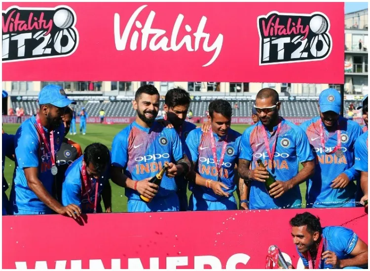 India Tv Exclusive: सहवाग का बड़ा बयान, बोले भारत 3-0 या 2-1 से जीतेगा वनडे सीरीज <p>टीम इंडिया</p>- India TV Hindi