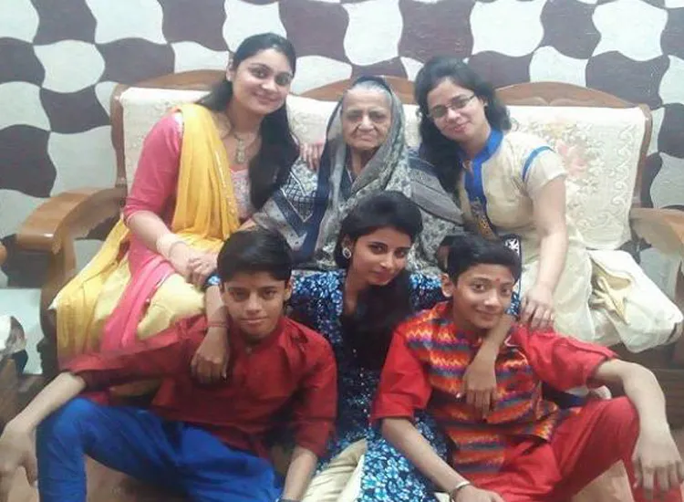 दिल्ली मास सूइसाइड: 11 के चक्कर में फंसकर दुनिया से चले गए 11 लोग, जांच में आ रही हैं चौंकाने वाली बातें दिल्ली मास सूइसाइड: 11 के चक्कर में फंसकर दुनिया से चले गए 11 लोग, जांच में रही हैं चौंकाने वाली बात- India TV Hindi