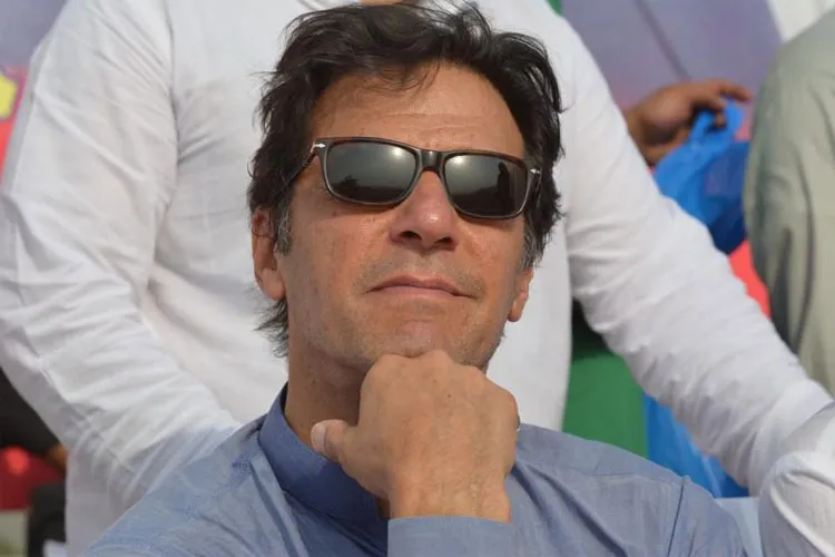 जानें, पाकिस्तान के प्रधानमंत्री पद की शपथ कब तक ले सकते हैं PTI चीफ इमरान खान <p><span style="color: #333333; font-family: sans-serif,...- India TV Hindi