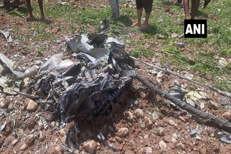 हिमाचल प्रदेश के कांगड़ा में वायुसेना का मिग-21 लड़ाकू विमान क्रैश, पायलट लापता हिमाचल प्रदेश के कांगड़ा में वायुसेना का मिग-21 लड़ाकू विमान क्रैश, पायलट लापता- India TV Hindi