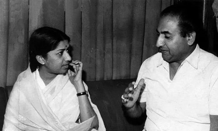 इस बात पर मोहम्मद रफी की हो गई थी लता मंगेशकर से लड़ाई, 4 साल बाद नरगिस ने कराई दोबारा दोस्ती <p>मोहम्मद रफी-लता...- India TV Hindi