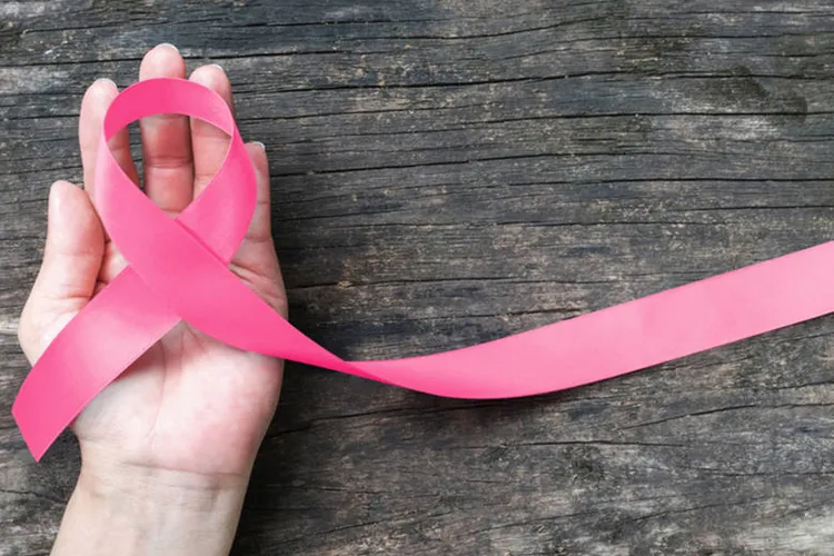 स्तन कैंसर से बचने के लिए इन बातों का जरूर रखें ख्याल <p>breast cancer</p>- India TV Hindi
