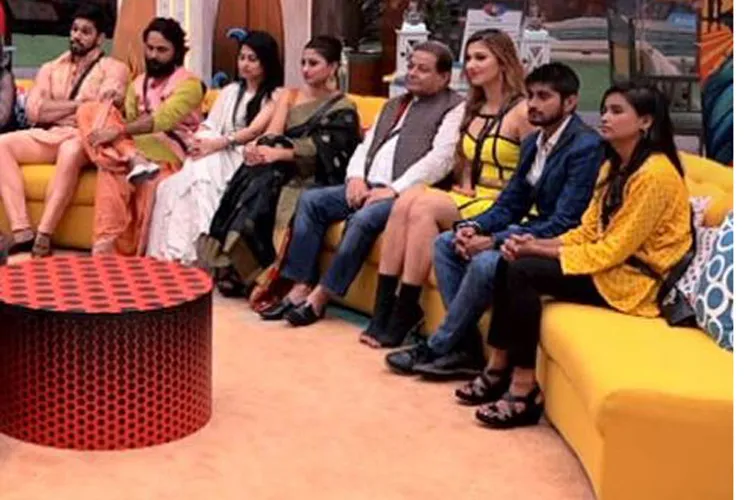 Bigg Boss 12 Weekend Ka Vaar Highlights: पहले हफ्ते नहीं हुआ एलिमिनेशन, सोमी-उर्वशी में जमकर हुई लड़ाई Bigg Boss 12 Weekend Ka Vaar Highlights- India TV Hindi