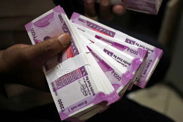 2000 या 500 के फटे नोट बदलने पर ऐसे मिलते हैं पूरे पैसे वापस, नोट बदलने की ये है शर्त Know how to refund or change damage and torn notes- India TV Hindi