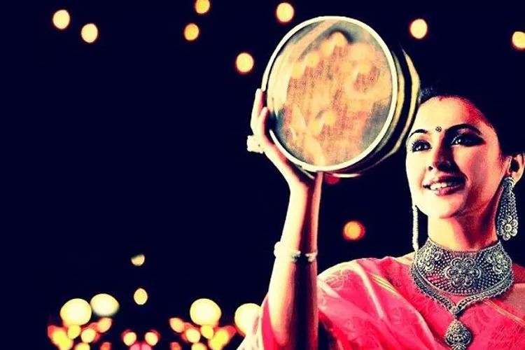 Karva Chauth 2018: इस बार करवा चौथ पर सुहागिनें नहीं कर पाएंगी उद्यापन, आई ये वजह सामने Karva Chauth- India TV Hindi