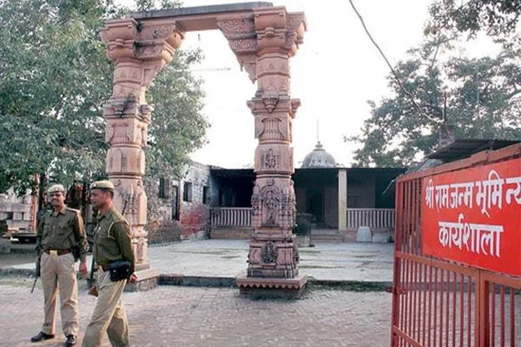 सुप्रीम कोर्ट के आदेश के बाद हिंदुत्व संगठनों की राममंदिर मुद्दे पर कानून लाने की मांग हुई तेज सुप्रीम कोर्ट के आदेश के बाद हिंदुत्व संगठनों की राममंदिर मुद्दे पर कानून लाने की मांग हुई तेज- India TV Hindi