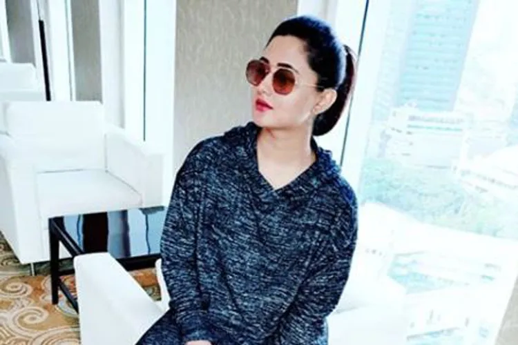 Bigg Boss 12: 'उतरन' फेम रश्मि देसाई की होगी घर में वाइल्ड कार्ड एंट्री? Rashami Desai - India TV Hindi