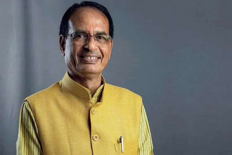 शिवराज हार रहे हैं 37 सीटें, लेकिन चौथी बार बन सकते हैं मुख्यमंत्री: Opinion Poll <p>IndiaTV-CNX Opinion Poll on Madhya Pradesh Elections...- India TV Hindi