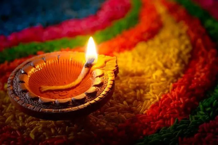 Dhanteras 2018: धनतेरस की रात राशिनुसार ऐसे जलाएं दीपक, मिलेगी हर भय से मुक्ति <p>Dhanteras </p>- India TV Hindi
