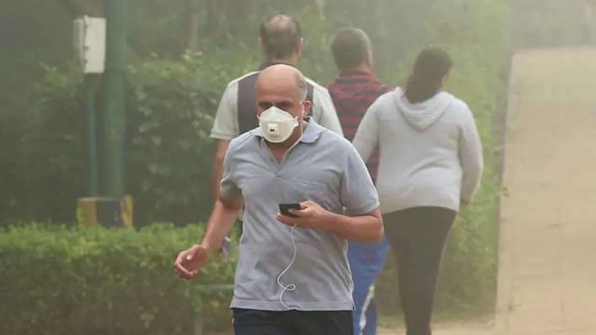 मौसम विभाग ने दिल्लीवासियो को चेताया, सुबह की सैर हो सकती है खतरनाक Delhi air not supportive for morning walk - India TV Hindi