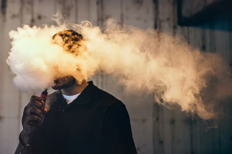 दुनिया का 5वां सबसे खतरनाक रोग COPD, स्मोकिंग ना करने वाले भी चपेट में, जानें लक्षण और कारण Smoking- India TV Hindi