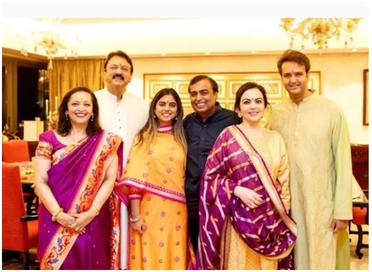 ईशा की शादी में मुकेश अंबानी ने पानी की तरह बहाए पैसे, खर्च सुनकर घूम जाएगा आपका सिर isha ambani and anand piramal- India TV Hindi