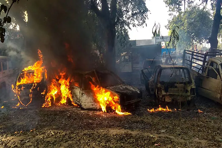 बुलंदशहर हिंसा में मारे गए इंस्पेक्टर सुबोध कुमार के परिवार को 50 लाख मुआवजे का ऐलान, SIT जांच के आदेश Bulandshahr violence- India TV Hindi