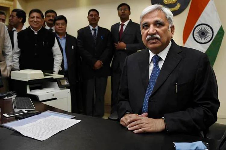 मुझे क्षोभ है कि हमने ईवीएम को ‘फुटबॉल’ बना दिया: मुख्य चुनाव आयुक्त मुझे क्षोभ है कि हमने ईवीएम को ‘फुटबॉल’ बना दिया: मुख्य चुनाव आयुक्त- India TV Hindi