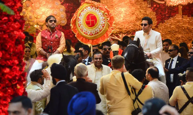 बारात के स्वागत के लिए ईशा अंबानी के भाई अनंत और आकाश घोड़े पर बैठे, देखिए तस्वीरें <p>isha ki shaadi</p>- India TV Hindi