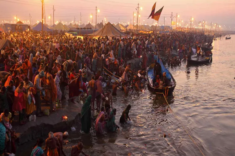 जानिए कुंभ मेले का पूरा इतिहास, साथ ही इसका आध्यात्मिक और धार्मिक महत्व <p>कुंभ मेला 2019</p>- India TV Hindi