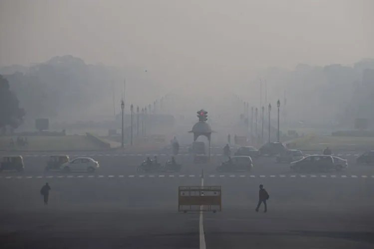 लगातार चौथे दिन खतरनाक रही दिल्ली की हवा, जल्द सुधार के आसार भी नहीं Delhi's air quality remains 'severe' for the fourth consecutive day | PTI File- India TV Hindi