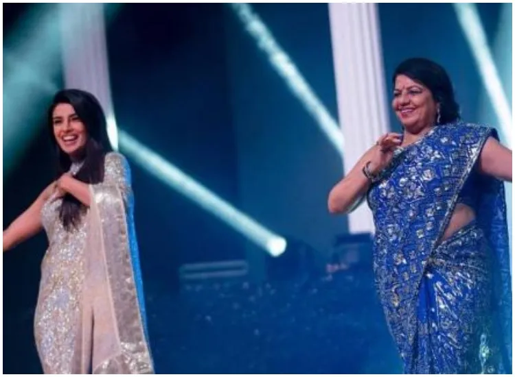 प्रियंका चोपड़ा के संगीत पर इस गाने पर मां मधु चोपड़ा ने बेटी संग लगाए ठुमके priyanka and madhu chopra- India TV Hindi