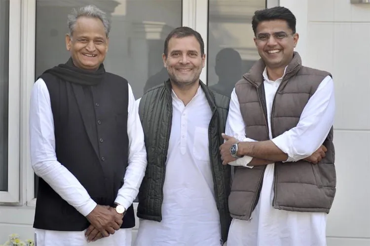 क्या राजस्थान के मुख्यमंत्री को लेकर कांग्रेस में बन गई बात? राहुल गांधी ने जारी की ये फोटो Rahul Gandhi tweets photo of Ashok Gehlot and Sachin Pilot- India TV Hindi