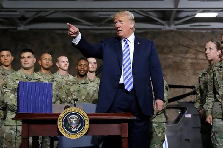 सीरिया से अमेरिकी सैनिकों को बुलाने में अब ढिलाई दिखा रही है ट्रंप सरकार? Lindsey Graham suggests Donald Trump is going to slow down US withdrawal from Syria | AP File- India TV Hindi