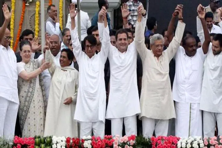 चुनावी नतीजों से एक दिन पहले आज दिल्ली में होगी महागठबंधन की कोशिश, भाजपा ने कसा तंज <p>opposition alliance 2019</p>- India TV Hindi