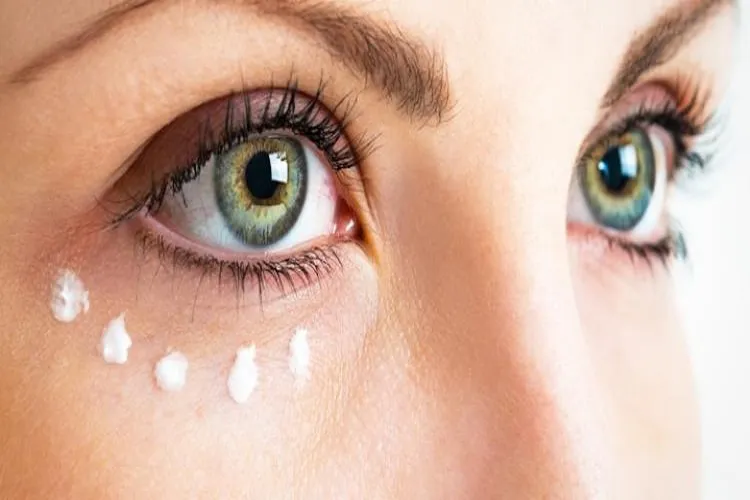 आंखों के नीचे इस वजह से होते हैं डार्क सर्कल, पढ़िए पूरी रिसर्च <p>Beautiful eye tips</p>- India TV Hindi