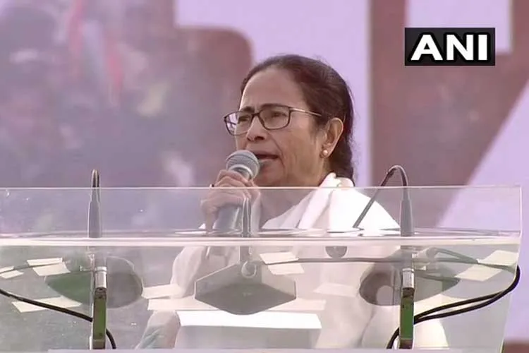 ‘‘संयुक्त विपक्षी रैली’’ में ममता बोलीं- मोदी सरकार की एक्सपायरी डेट आ गई है, आने वाले दिनों में नया सवेरा होगा <p>mamata banerjee</p>- India TV Hindi