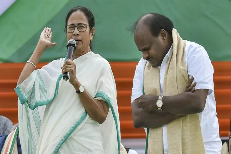 कांग्रेस का सहयोगी ममता के साथ? कुमारस्वामी ने ममता बनर्जी को बताया प्रधानमंत्री के काबिल Mamta Banerjee has the capabilities to become Prime Minister says HD Kumarswamy - India TV Hindi