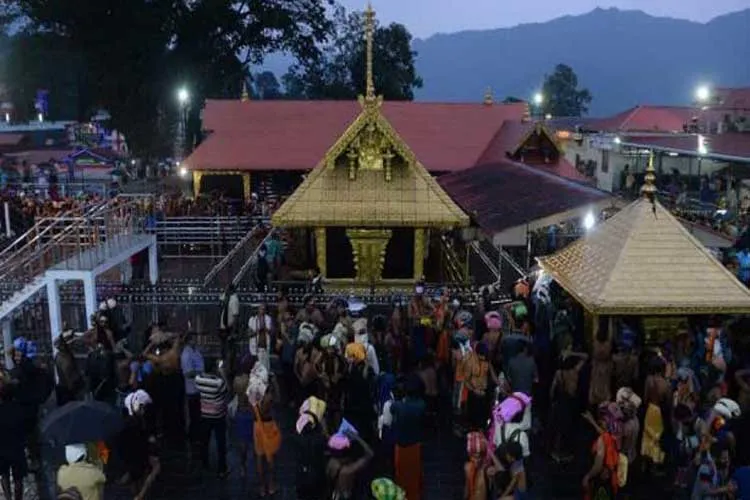 सबरीमला विवाद Live: मंदिर में महिलाओं के प्रवेश पर तनाव, आज केरल बंद का ऐलान Sabarimala temple- India TV Hindi