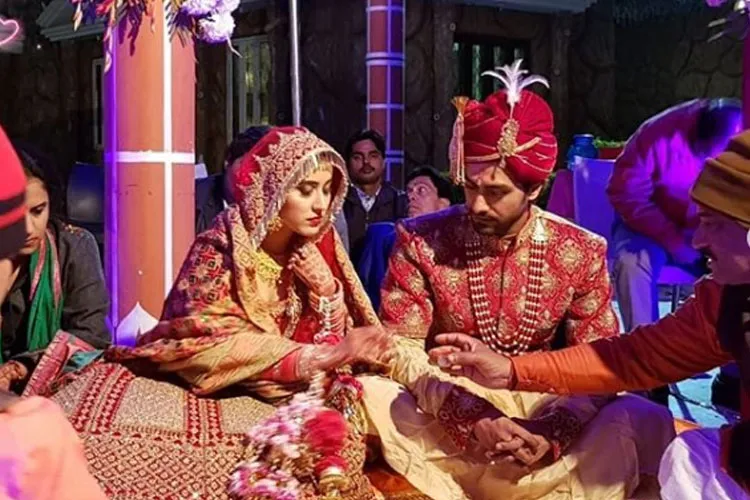 एक-दूजे के हुए शीना बजाज-रोहित पुरोहित, सामने आई तस्वीरें और वीडियो Sheena Bajaj- Rohit Purohit Wedding- India TV Hindi