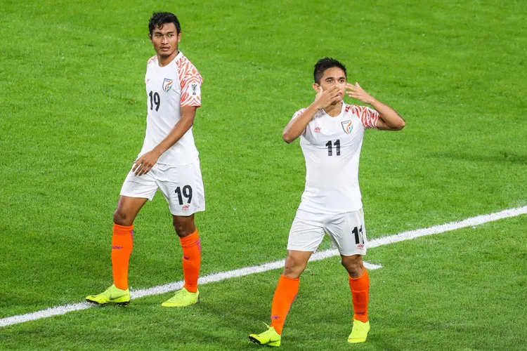 Asian Cup Preview: आज इतिहास रच सकती है भारतीय फुटबॉल मैच, सुनील छेत्री करेंगे रिकॉर्ड की बराबरी Asian Cup Preview: आज इतिहास रच सकती है भारतीय फुटबॉल मैच, सुनील छेत्री करेंगे रिकॉर्ड की बराबरी- India TV Hindi