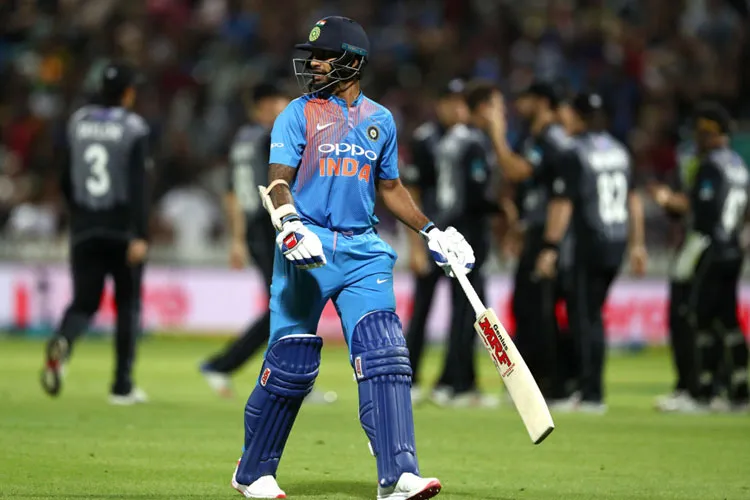 3rd T20I: बेहद करीबी मुकाबले में 4 रनों से हारा भारत, न्यूजीलैंड ने लगातार 11वीं सीरीज जीतने से रोका 3rd T20I: बेहद करीबी मुकाबले में 4 रनों से हारा भारत, न्यूजीलैंड ने लगातार 11वीं सीरीज जीतने से रोका- India TV Hindi