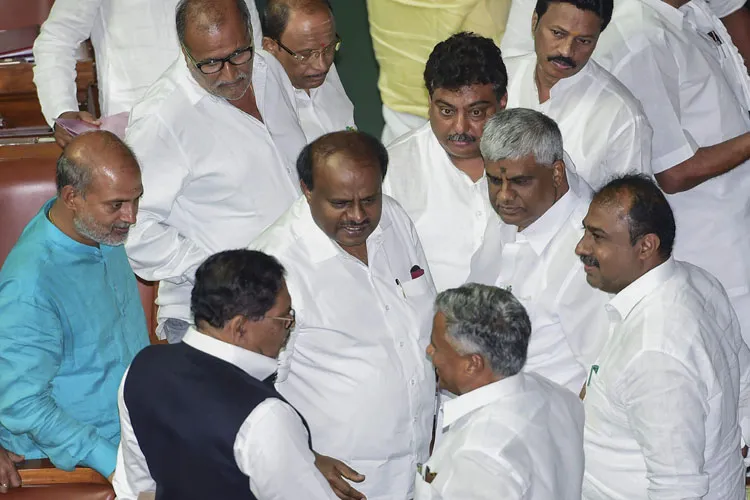 कर्नाटक: कांग्रेस के बागी विधायकों की वजह से गठबंधन सरकार पर संकट <p>Karnataka Chief Minister H D Kumaraswamy</p>- India TV Hindi