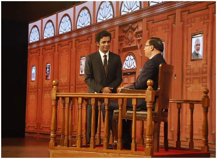 Aap Ki Adalat Updates: 'आप की अदालत' में इस बार रजत शर्मा कटघरे में, सुनील ग्रोवर बने होस्ट <p>आप की अदालत</p>- India TV Hindi