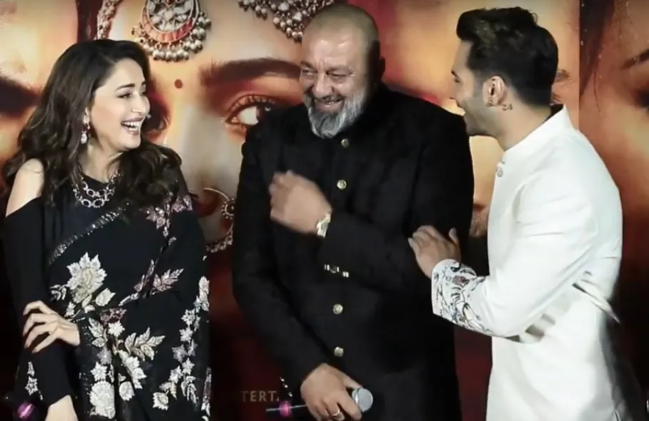 वरुण धवन ने किया खुलासा 'कलंक' के सेट पर इस नाम से माधुरी दीक्षित को बुलाते थे संजय दत्त <p>कलंक</p>- India TV Hindi