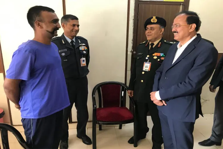 वायुसेना पायलट अभिनंदन का जज्बा बरकरार, यथाशीघ्र कॉकपिट में लौटना चाहते हैं Abhinandan Varthaman- India TV Hindi