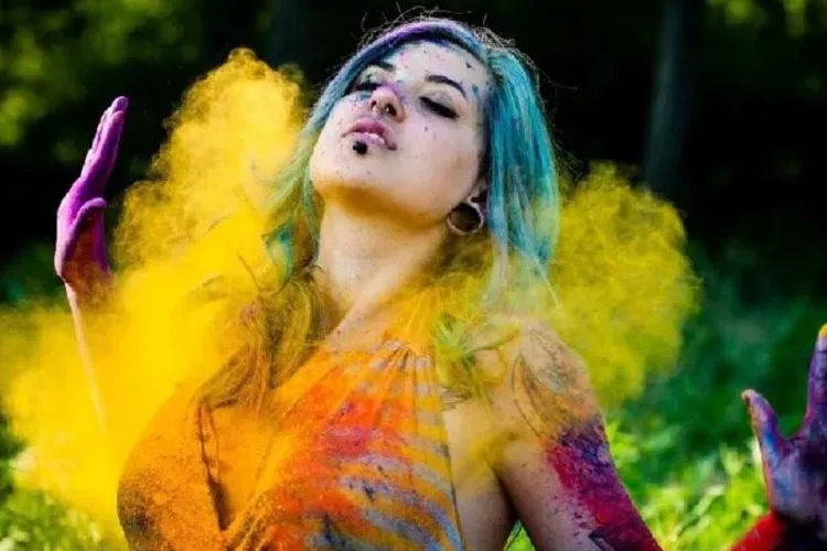 Holi Beauty Tips: होली खेलने से पहले अपनी स्किन और बालों के लिए अपनाएं ये टिप्स, नहीं पड़ेगा बाद में पछताना Holi 2019- India TV Hindi