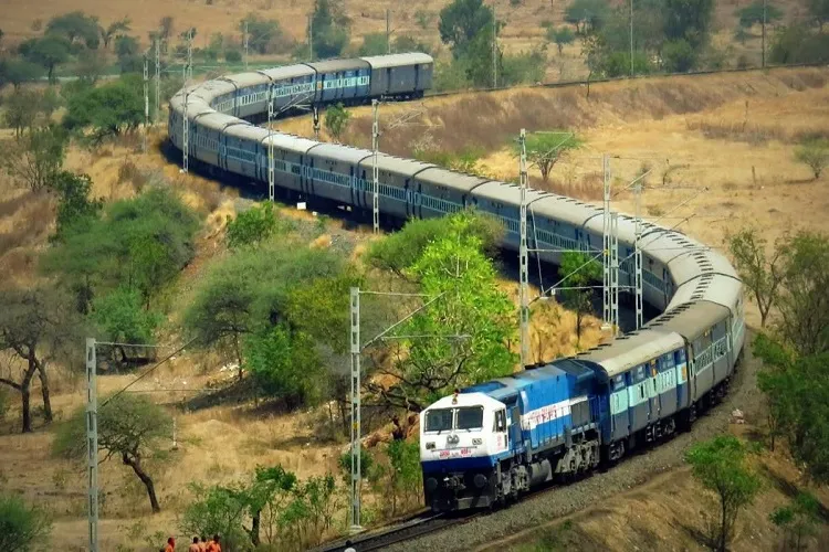 RRB Group D recruitment 2019: 1 लाख रिक्त पदों पर भर्ती के लिए ऑनलाइन आवेदन भरने की प्रक्रिया शुरू, जानिए तरीका <p>RRB Group D recruitment 2019</p>- India TV Hindi